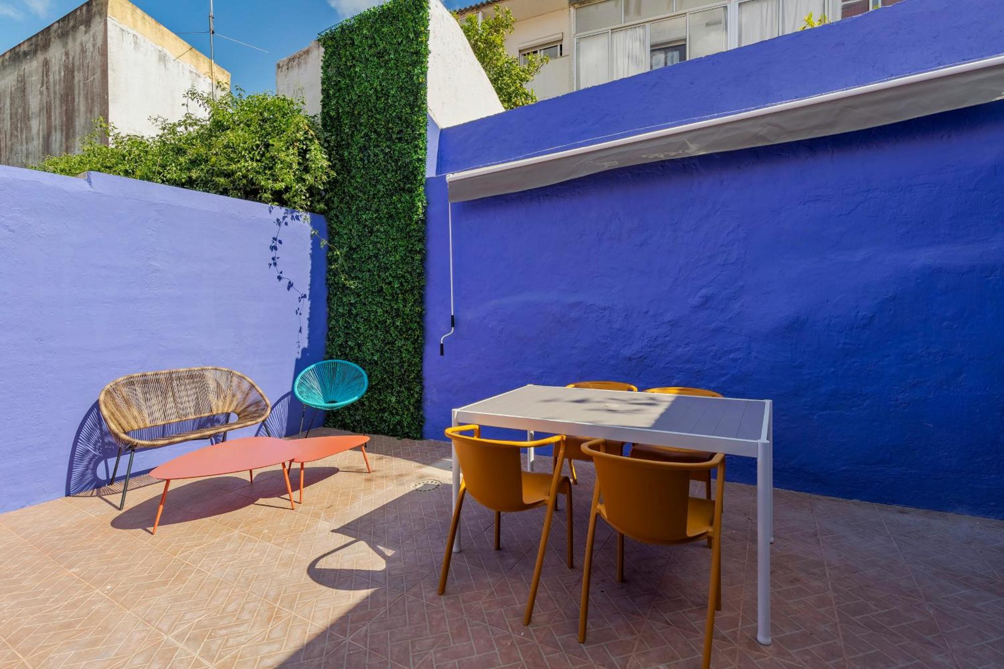 Fonz Patio House *